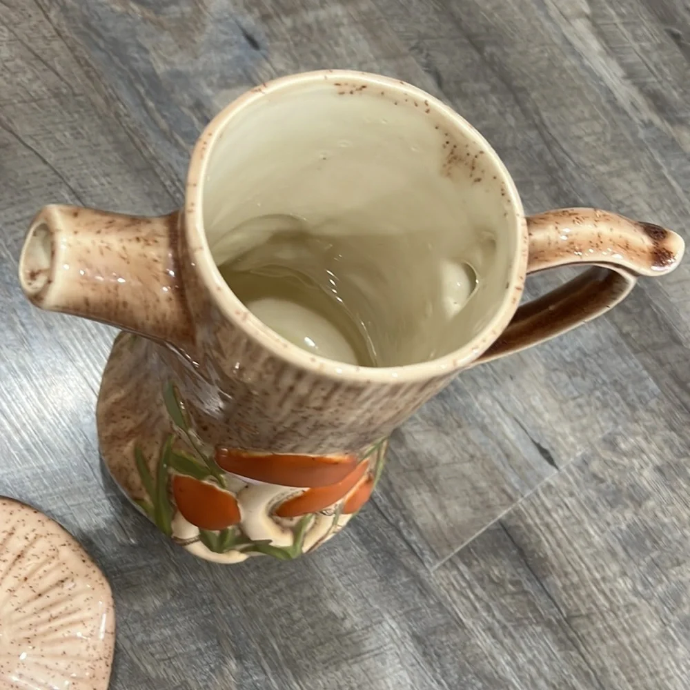 ARNELS Vintage 70’s Mushroom 🍄 Ceramic Retro watering pitcher w lid RARE find